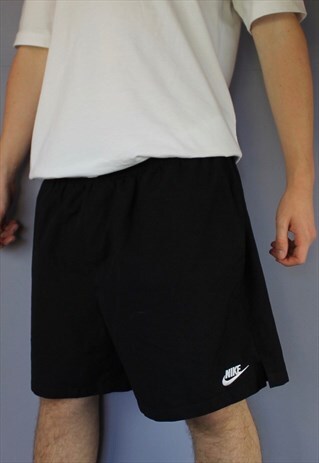 VINTAGE NIKE SHORTS IN BLACK WITH POCKETS, PRINTED LOGO AND
