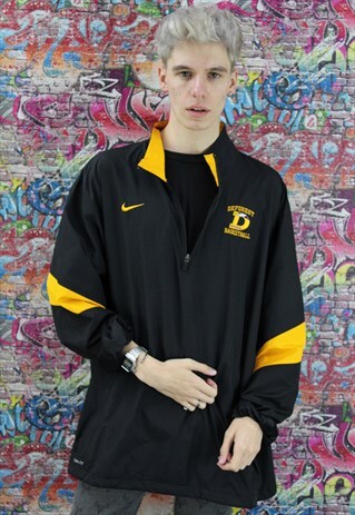 VINTAGE NIKE SHELL JACKET / WINDBREAKER. BRANDED SPORTSWEAR.