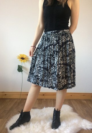 VINTAGE BLACK & WHITE FLORAL SKIRT