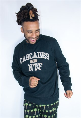 VINTAGE NIKE EMBROIDED SWEATER