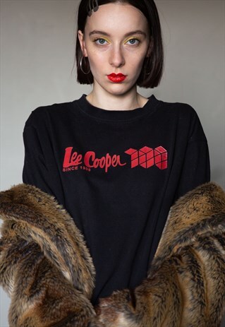 UNISEX VINTAGE BLACK T-SHIRT WITH RED LEE COOPER INSCRIPTION