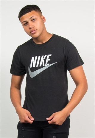 VINTAGE NIKE T-SHIRT