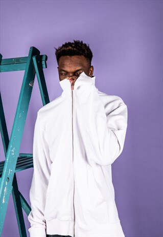 VINTAGE PUMA SWEATER 90S IN WHITE WITH BLACK EMBROIDERY LOGO