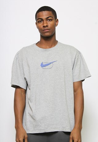 VINTAGE NIKE T-SHIRT