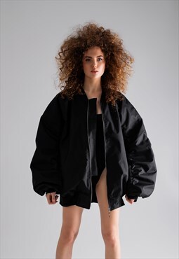 Oversize bomber jacketin black