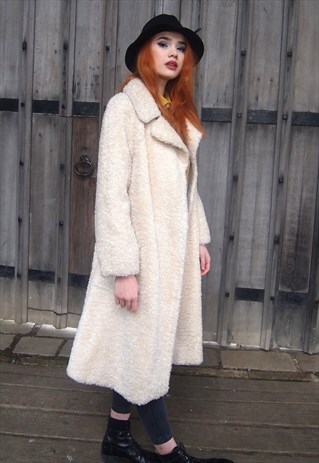 VINTAGE FLUFFY WOOL COAT