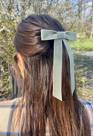 SLIM GREEN VELVET HAIR BOW