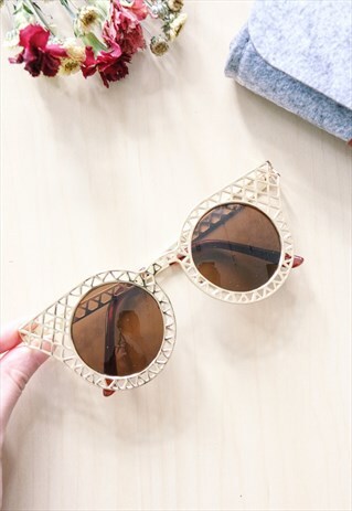 QUAY CUT-OUT SUNGLASSES - GOLD