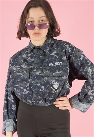 VINTAGE REWORKED CROP JACKET ORIGINAL US NAVY IN BLUE CAMO
