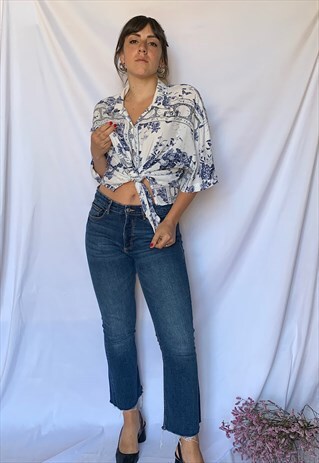 VINTAGE 90S WHITE SHIRT WITH BLUE PATTERN