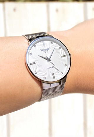 CLASSIC ALL-SILVER WATCH