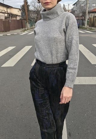 VINTAGE CASHMERE SWEATER WITH EXAGGERATED COLLAR