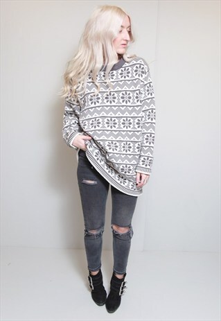 VINTAGE 1990'S OVERSIZED GREY FLOWER PATTERN JUMPER