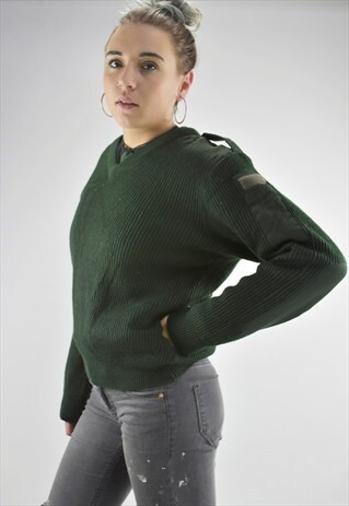VINTAGE 80S CHIC & SIMPLE MILITARY JUMPER WITH EPAULETTES