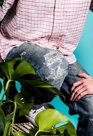 VINTAGE BLUE LEVI'S 501 RIPPED JEANS