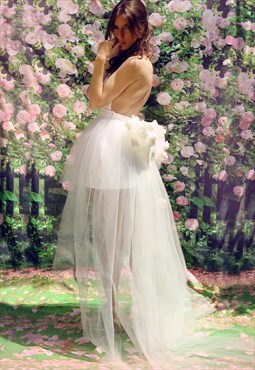 Backless wedding dress with big bow