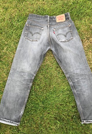 VINTAGE 90'S BUTTON FLY 501 LEVI JEANS