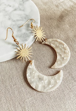 OLIVE SUN MOON RESIN DROP EARRINGS