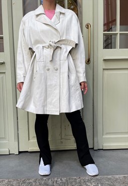 White Vintage 80s leather coat with a belt