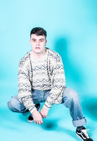 VINTAGE JUMPER IN A GREY AND CREAM PATTERN