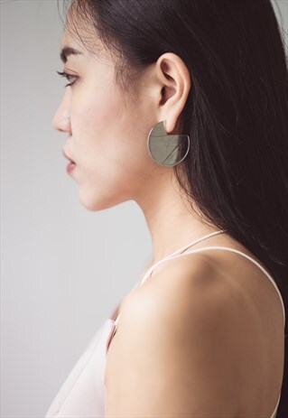 MONO SILVER DISC EARRING