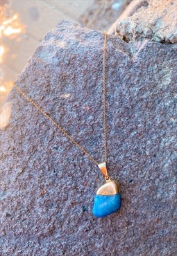 Midnight in Saigon necklace (Blue Agate crystal)