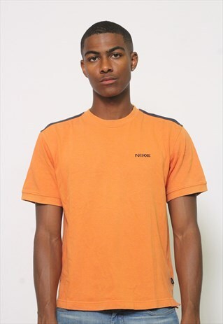 VINTAGE NIKE T-SHIRT