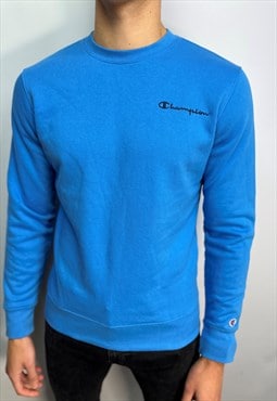 Vintage Champion sweatshirt in blue.