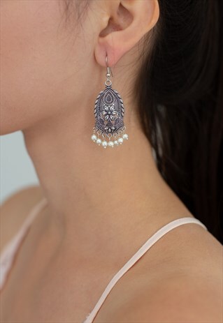JUHLA ETHNIC BOHEMIAN SILVER EARRINGS DANGLING MINI PEARLS