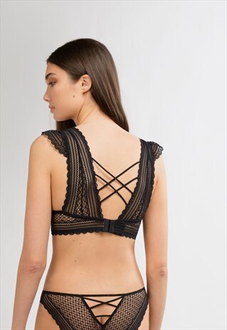 LACE BRALETTE WITH STRAPS ON THE BACK WITH CLASSIC KNICKERS