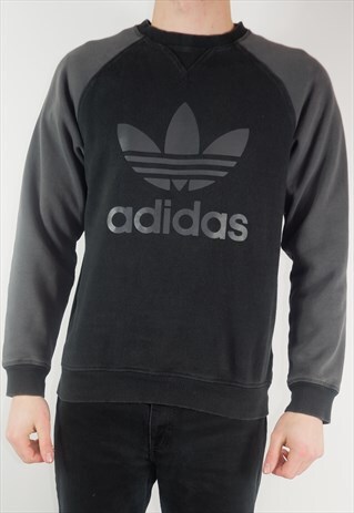 VINTAGE ADIDAS SWEATSHIRT