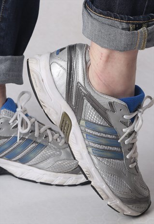 ADIDAS RUNNING TRAINERS UK 10.5 (EK4F)
