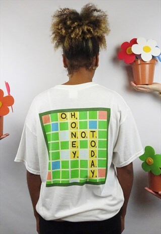 SCRABBLE GRAPHIC T-SHIRT IN WHITE