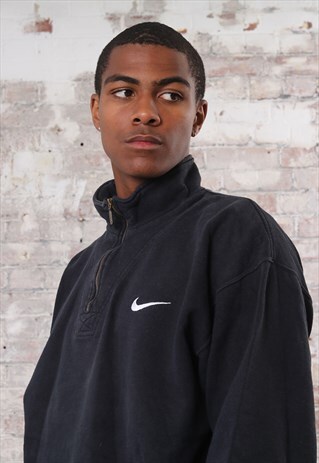 VINTAGE NIKE BIG SPELL OUT LOGO 1/4 ZIP SWEATSHIRT BLACK