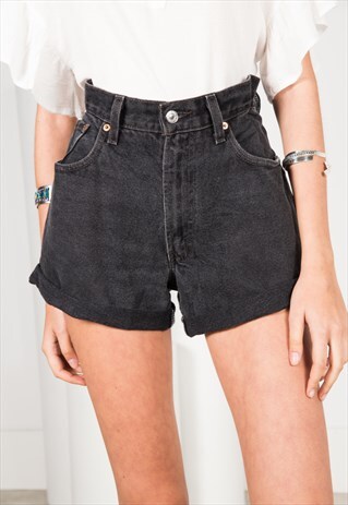VINTAGE 80S LEVI'S OVERSIZED SHORTS / 0032 / 901