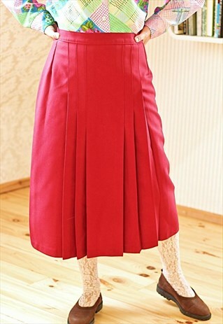 RED VINTAGE PLEATED SKIRT