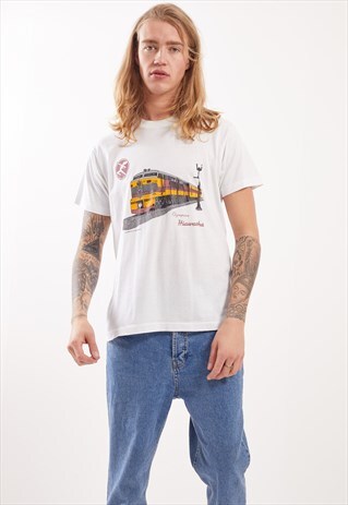 VINTAGE LOCOMOTIVE GRAPHIC PRINT T-SHIRT