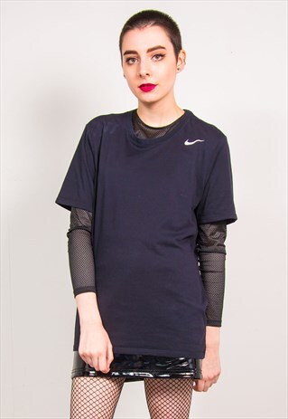NIKE VINTAGE 90'S BLACK OVERSIZED T-SHIRT