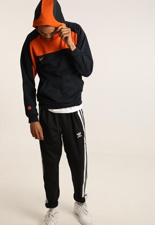 VINTAGE NIKE EMBROIDERED LOGO HOODIE