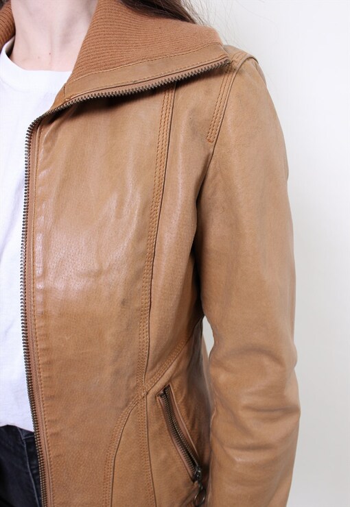 garment image