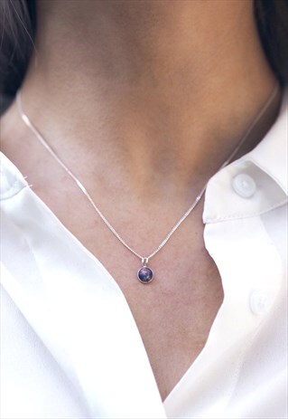 KATHIA. STERLING SILVER FIRE OPAL PENDANT NECKLACE