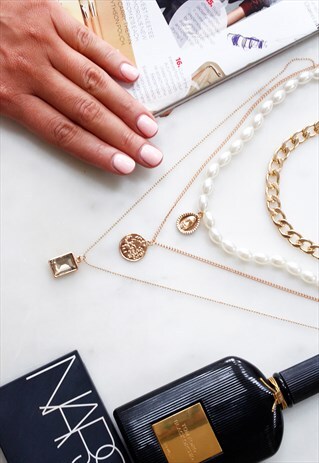 GOLD LINK CHUNKY COIN ICON CHARM PEARL MULTI LAYER NECKLACE