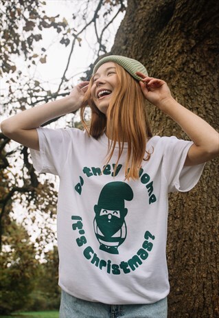 DO THEY GNOME IT'S CHRISTMAS WOMEN'S FESTIVE T-SHIRT