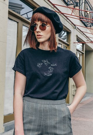UNISEX T-SHIRT IN BLACK WITH SHARK EMBROIDERY