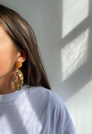 YELLOW MARBLE PRINT STATEMENT EARRINGS