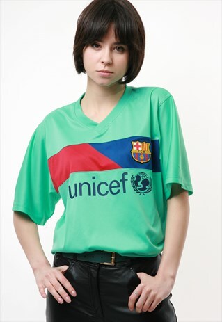 FCB LOGO FOOTBALL UNICEF TRACK VINTAGE T-SHIRT 18086