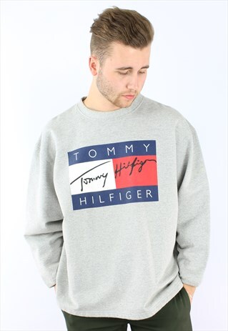 TOMMY HILFIGER SPELLOUT FLAG VINTAGE SWEATSHIRT