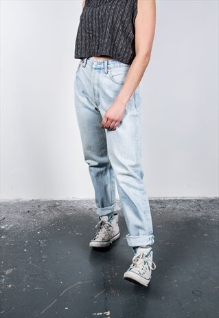 VINTAGE HIGH-WAISTED BLUE LEVI'S 501 MOM JEANS