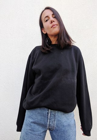 VINTAGE OVERSIZED CANDA PLAIN BLACK SWEATSHIRT