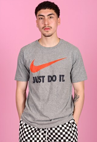 VINTAGE NIKE T SHIRT